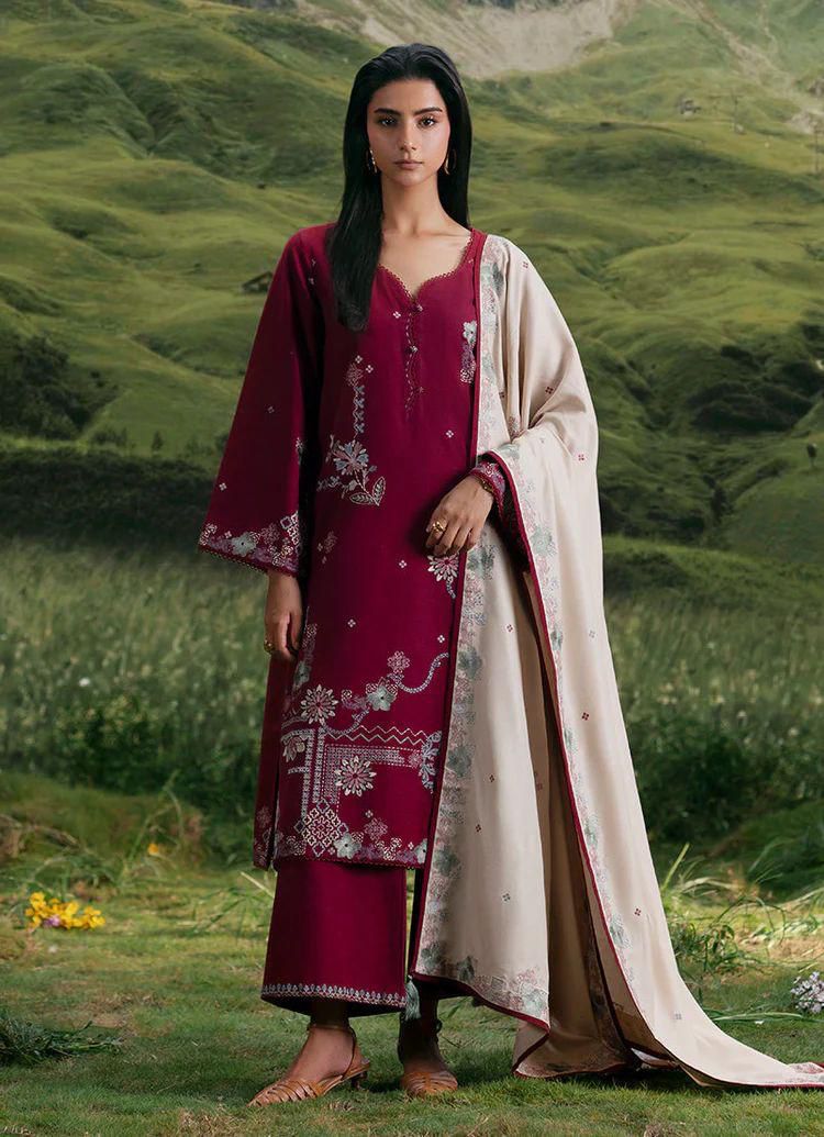 Emerald Green Embroidered Lawn Suit – 3 Piece Unstitched